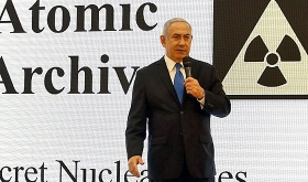 Der israelische Premierminister Benjamin Netanjahu stellt die Recherchen des Mossad zum iranischen Atomprogramm vor, Tel Aviv, 30. April 2018